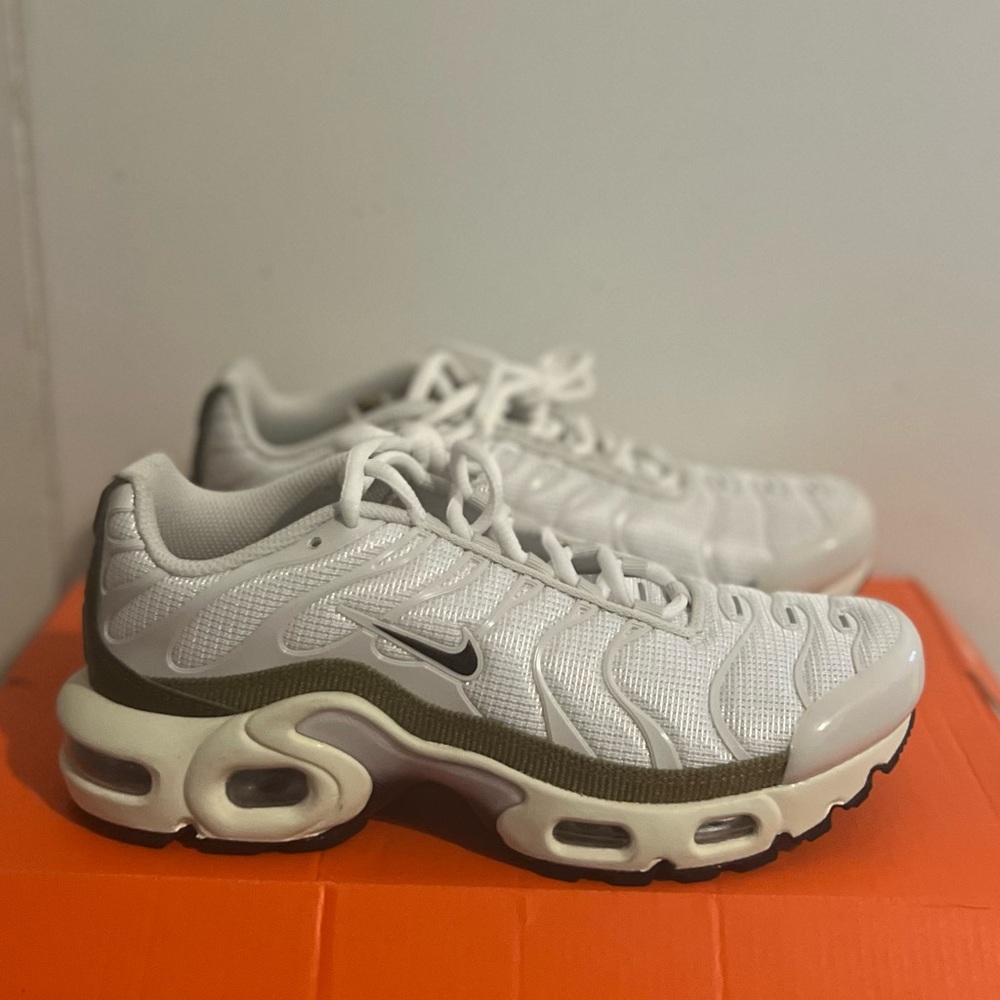 Nike Air Max Plus "White Leopard" 4Y/5.5W